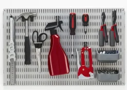 Elfa Säilytyskalusteet<Sailytystaulusetti. Setti Sisaltaa: 1 Sailytystaulu, 1 Kuppi, 2 Sailytyslaatikkoa, 3 Lyhytta Tyokalukoukkua, 2 Pitkaa Tyokalukoukkua, 1 Pyorea Iso Koukku, 1 Pyorea Pieni Koukku, 1 Pihtikoukku.