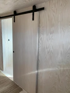 Habo Säilytyskalusteet<Liukovenkisko Retro Musta Etuasennus