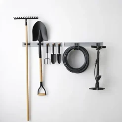 Elfa Säilytyskalusteet<Setti, Jossa On 2 Sailytyskiskoa Tyokalujen, Luutien Ja Haravoiden Sailytykseen. Setti Sisaltaa: 2 Suoraa Tyokalukoukkua, 3 Valinekoukkua, 2 Pienta Tyokalupidinta, 2 Sailytyskiskoa.