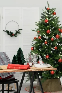 Winteria Sesonkijuhlatarvikkeet></noscript>Kuusenjalan Suojus Beige